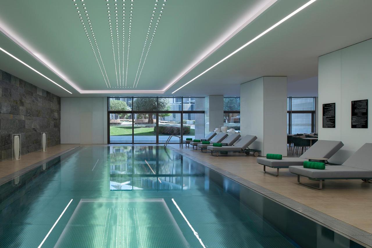 Banyan Tree Doha At La Cigale Mushaireb エクステリア 写真 The swimming pool at the hotel