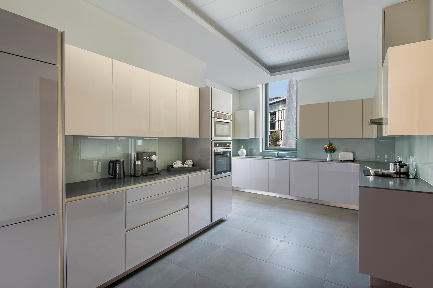 Banyan Tree Doha At La Cigale Mushaireb 部屋 写真 A modern kitchen